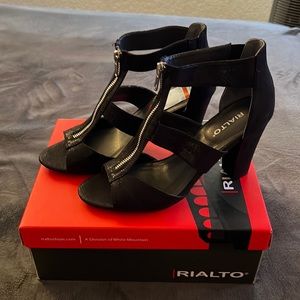 Women’s high-heel sandals